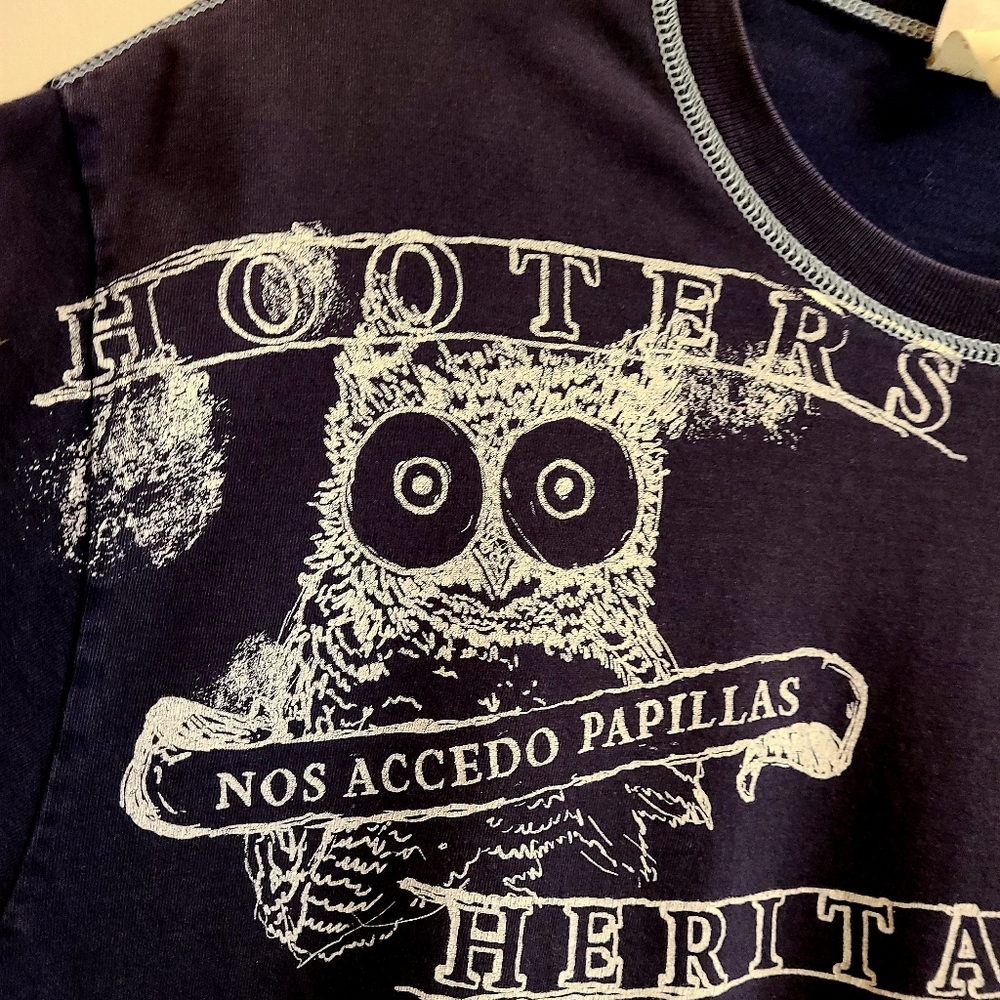 XL Mens Hooters Graphic Tee